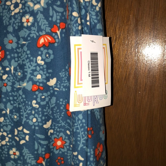 Lularoe classic tee - Picture 3 of 3